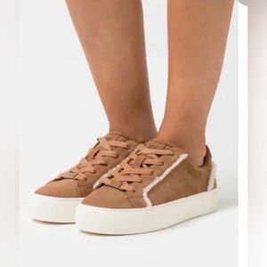 Brand New Ugg Zilo Heritage Suede Sheepskin Sneakers Chestnut 9.5 M